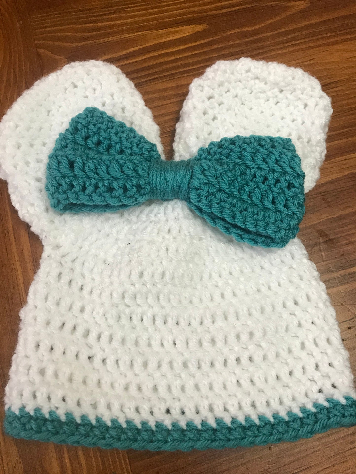 Handmade kids crochet bear hat (beanie) White with Teal Bow