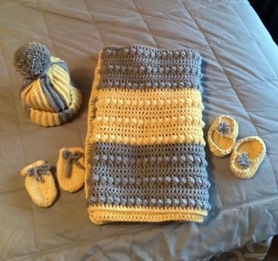 Blanket, hat, mittens, booties